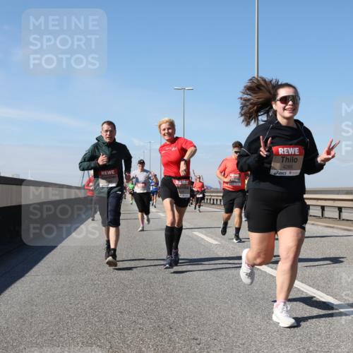 03.10.2025 - Köhlbrandbrückenlauf Yannick Fuchs http://msf.ph/oto/9195755 03.10.2025 12:00:52 Position 3 4285 meine-sportfotos.de