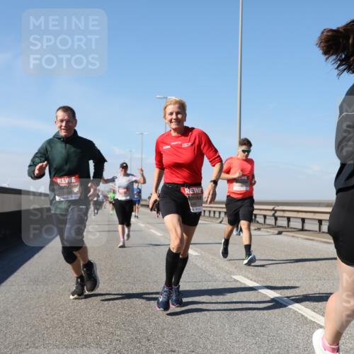03.10.2025 - Köhlbrandbrückenlauf Yannick Fuchs http://msf.ph/oto/9195759 03.10.2025 12:00:53 Position 3 4285 meine-sportfotos.de
