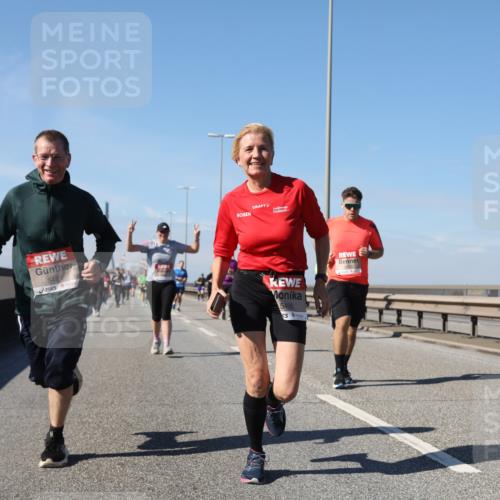 03.10.2025 - Köhlbrandbrückenlauf Yannick Fuchs http://msf.ph/oto/9195760 03.10.2025 12:00:53 Position 3 5481, 5456 meine-sportfotos.de