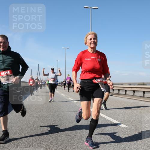 03.10.2025 - Köhlbrandbrückenlauf Yannick Fuchs http://msf.ph/oto/9195762 03.10.2025 12:00:54 Position 3 5481 meine-sportfotos.de