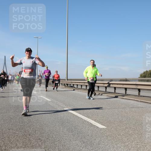 03.10.2025 - Köhlbrandbrückenlauf Yannick Fuchs http://msf.ph/oto/9195768 03.10.2025 12:00:55 Position 3 5543 meine-sportfotos.de