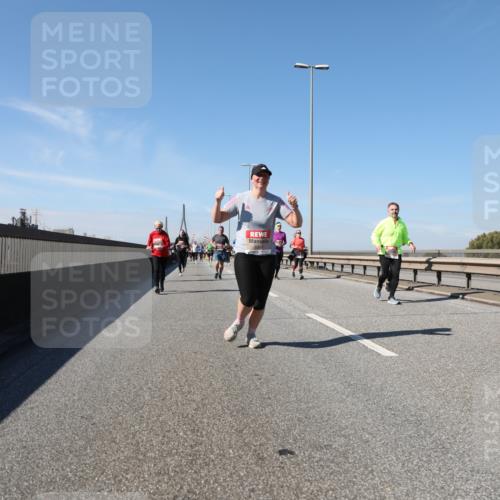 03.10.2025 - Köhlbrandbrückenlauf Yannick Fuchs http://msf.ph/oto/9195771 03.10.2025 12:00:56 Position 3  meine-sportfotos.de