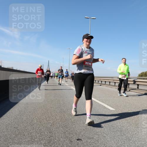 03.10.2025 - Köhlbrandbrückenlauf Yannick Fuchs http://msf.ph/oto/9195774 03.10.2025 12:00:56 Position 3 6300 meine-sportfotos.de