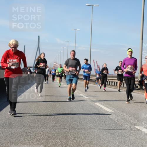 03.10.2025 - Köhlbrandbrückenlauf Yannick Fuchs http://msf.ph/oto/9195775 03.10.2025 12:00:57 Position 3  meine-sportfotos.de
