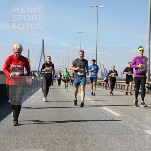 03.10.2025 - Köhlbrandbrückenlauf Yannick Fuchs http://msf.ph/oto/9195776 03.10.2025 12:00:57 Position 3 4887 meine-sportfotos.de