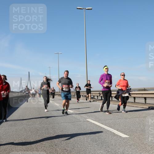 03.10.2025 - Köhlbrandbrückenlauf Yannick Fuchs http://msf.ph/oto/9195783 03.10.2025 12:00:58 Position 3 4887 meine-sportfotos.de