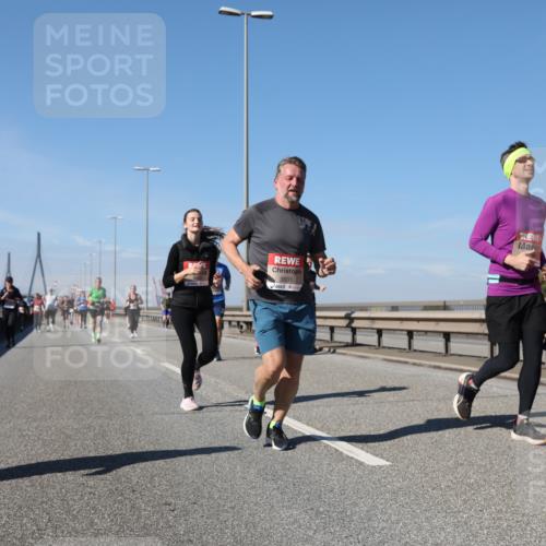 03.10.2025 - Köhlbrandbrückenlauf Yannick Fuchs http://msf.ph/oto/9195787 03.10.2025 12:01:00 Position 3 5501 meine-sportfotos.de