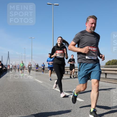 03.10.2025 - Köhlbrandbrückenlauf Yannick Fuchs http://msf.ph/oto/9195789 03.10.2025 12:01:00 Position 3 4350, 5501 meine-sportfotos.de