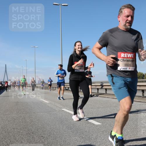 03.10.2025 - Köhlbrandbrückenlauf Yannick Fuchs http://msf.ph/oto/9195790 03.10.2025 12:01:01 Position 3 4350, 5501 meine-sportfotos.de