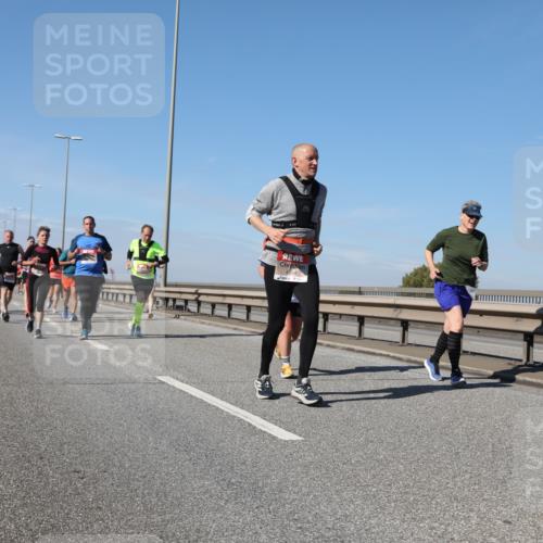 03.10.2025 - Köhlbrandbrückenlauf Yannick Fuchs http://msf.ph/oto/9195825 03.10.2025 12:01:11 Position 3  meine-sportfotos.de