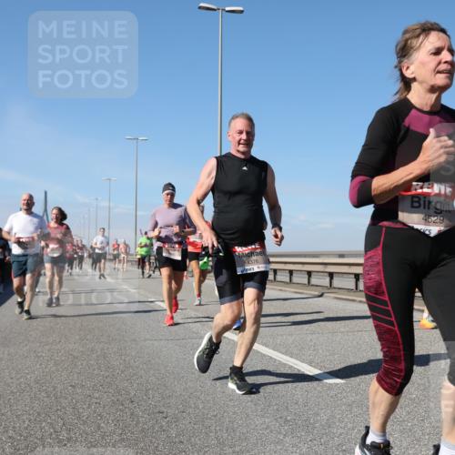 03.10.2025 - Köhlbrandbrückenlauf Yannick Fuchs http://msf.ph/oto/9195839 03.10.2025 12:01:15 Position 3 4376, 4529 meine-sportfotos.de