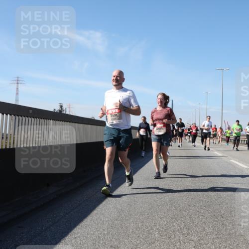 03.10.2025 - Köhlbrandbrückenlauf Yannick Fuchs http://msf.ph/oto/9195845 03.10.2025 12:01:16 Position 3 4535, 5167 meine-sportfotos.de