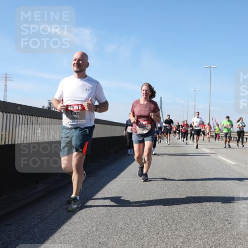 03.10.2025 - Köhlbrandbrückenlauf Yannick Fuchs http://msf.ph/oto/9195847 03.10.2025 12:01:17 Position 3 4535, 5167 meine-sportfotos.de