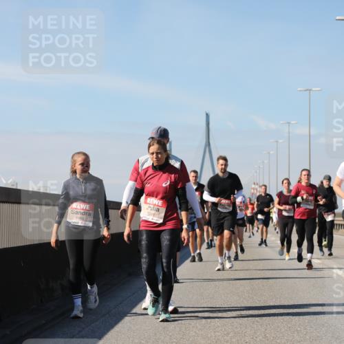 03.10.2025 - Köhlbrandbrückenlauf Yannick Fuchs http://msf.ph/oto/9195853 03.10.2025 12:01:19 Position 3 4465, 5081 meine-sportfotos.de