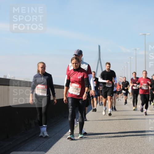 03.10.2025 - Köhlbrandbrückenlauf Yannick Fuchs http://msf.ph/oto/9195854 03.10.2025 12:01:19 Position 3 4465, 5081 meine-sportfotos.de