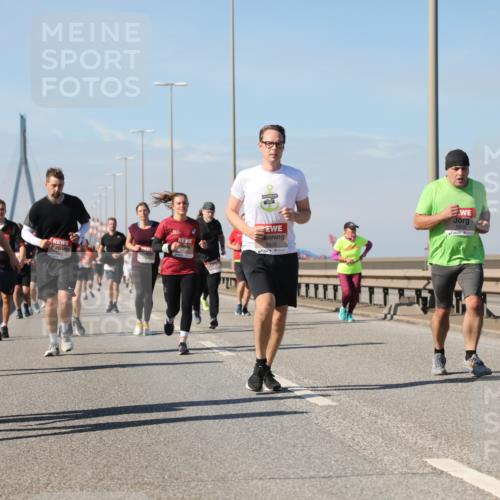 03.10.2025 - Köhlbrandbrückenlauf Yannick Fuchs http://msf.ph/oto/9195857 03.10.2025 12:01:20 Position 3 5081, 6532, 670 meine-sportfotos.de