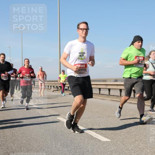 03.10.2025 - Köhlbrandbrückenlauf Yannick Fuchs http://msf.ph/oto/9195867 03.10.2025 12:01:22 Position 3 2017, 6532 meine-sportfotos.de
