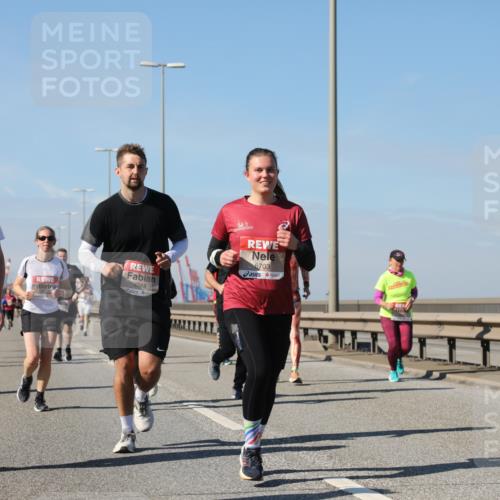 03.10.2025 - Köhlbrandbrückenlauf Yannick Fuchs http://msf.ph/oto/9195870 03.10.2025 12:01:23 Position 3 4200, 4589, 6703 meine-sportfotos.de