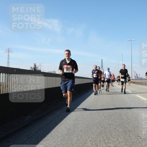 03.10.2025 - Köhlbrandbrückenlauf Yannick Fuchs http://msf.ph/oto/9195884 03.10.2025 12:01:26 Position 3  meine-sportfotos.de