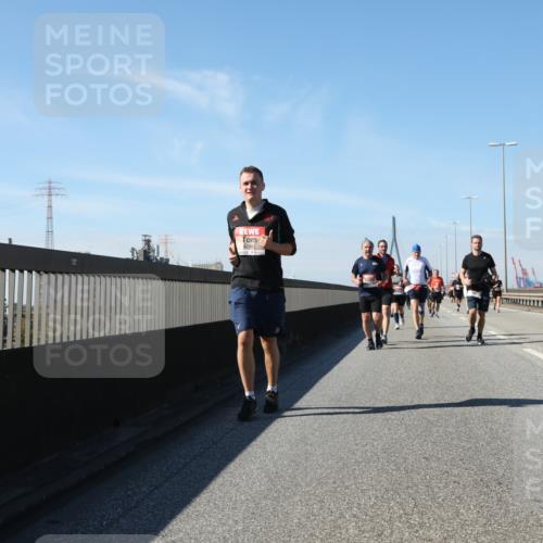 03.10.2025 - Köhlbrandbrückenlauf Yannick Fuchs http://msf.ph/oto/9195885 03.10.2025 12:01:27 Position 3 4286 meine-sportfotos.de