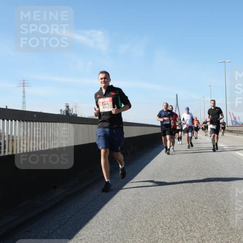 03.10.2025 - Köhlbrandbrückenlauf Yannick Fuchs http://msf.ph/oto/9195886 03.10.2025 12:01:27 Position 3 4286 meine-sportfotos.de