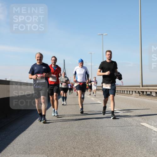03.10.2025 - Köhlbrandbrückenlauf Yannick Fuchs http://msf.ph/oto/9195893 03.10.2025 12:01:29 Position 3  meine-sportfotos.de