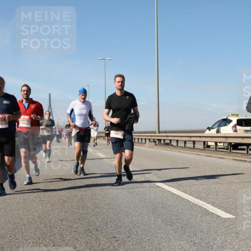 03.10.2025 - Köhlbrandbrückenlauf Yannick Fuchs http://msf.ph/oto/9195895 03.10.2025 12:01:29 Position 3 4987, 6261 meine-sportfotos.de