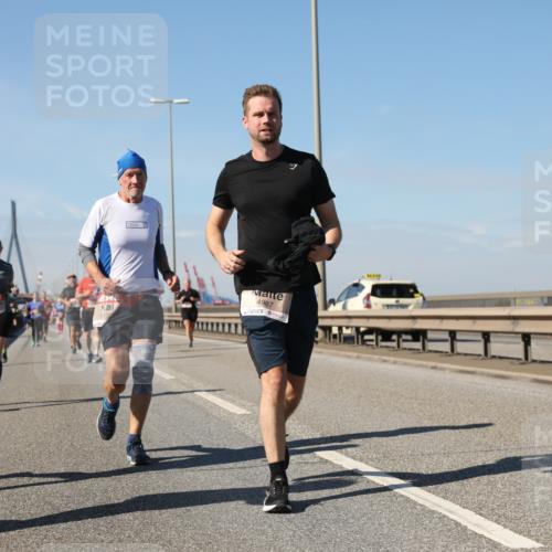 03.10.2025 - Köhlbrandbrückenlauf Yannick Fuchs http://msf.ph/oto/9195897 03.10.2025 12:01:30 Position 3 5725, 4987, 613 meine-sportfotos.de