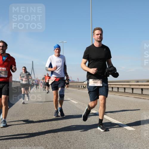 03.10.2025 - Köhlbrandbrückenlauf Yannick Fuchs http://msf.ph/oto/9195899 03.10.2025 12:01:30 Position 3 6653, 5725, 4987 meine-sportfotos.de