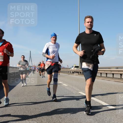 03.10.2025 - Köhlbrandbrückenlauf Yannick Fuchs http://msf.ph/oto/9195900 03.10.2025 12:01:30 Position 3 25, 4217, 653, 5725, 613, 4987 meine-sportfotos.de