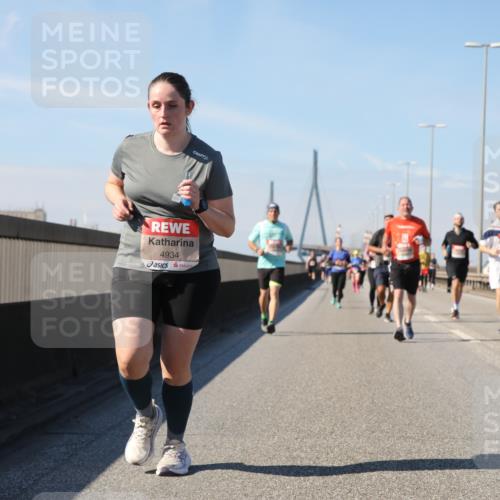 03.10.2025 - Köhlbrandbrückenlauf Yannick Fuchs http://msf.ph/oto/9195906 03.10.2025 12:01:32 Position 3 4934 meine-sportfotos.de