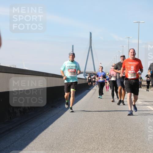 03.10.2025 - Köhlbrandbrückenlauf Yannick Fuchs http://msf.ph/oto/9195907 03.10.2025 12:01:33 Position 3  meine-sportfotos.de