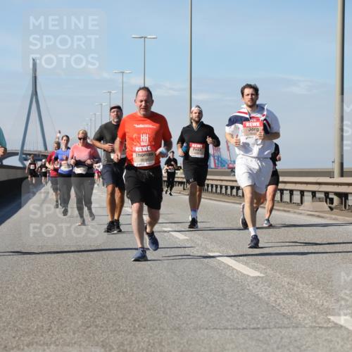 03.10.2025 - Köhlbrandbrückenlauf Yannick Fuchs http://msf.ph/oto/9195908 03.10.2025 12:01:34 Position 3 5506, 4616 meine-sportfotos.de