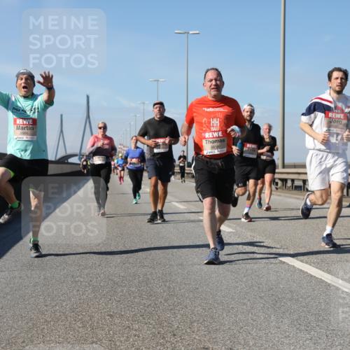 03.10.2025 - Köhlbrandbrückenlauf Yannick Fuchs http://msf.ph/oto/9195914 03.10.2025 12:01:36 Position 3 5506, 4616 meine-sportfotos.de