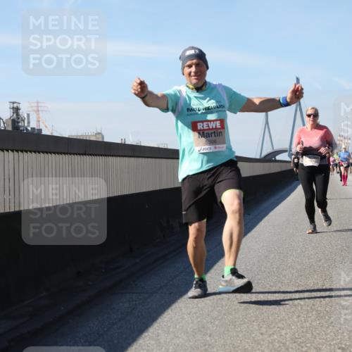 03.10.2025 - Köhlbrandbrückenlauf Yannick Fuchs http://msf.ph/oto/9195915 03.10.2025 12:01:36 Position 3 5506, 6173 meine-sportfotos.de