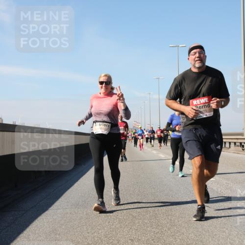 03.10.2025 - Köhlbrandbrückenlauf Yannick Fuchs http://msf.ph/oto/9195921 03.10.2025 12:01:38 Position 3 663, 6173 meine-sportfotos.de