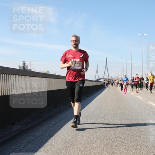 03.10.2025 - Köhlbrandbrückenlauf Yannick Fuchs http://msf.ph/oto/9195933 03.10.2025 12:01:42 Position 3 5901 meine-sportfotos.de