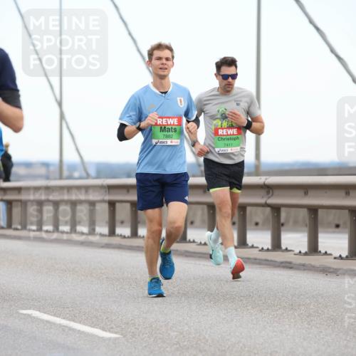 03.10.2025 - Köhlbrandbrückenlauf Lena Gebhardt http://msf.ph/oto/9195951 03.10.2025 15:24:05 Position 1 7882, 7411 meine-sportfotos.de