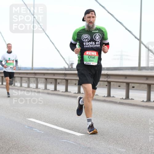 03.10.2025 - Köhlbrandbrückenlauf Lena Gebhardt http://msf.ph/oto/9195979 03.10.2025 15:24:18 Position 1 8988 meine-sportfotos.de