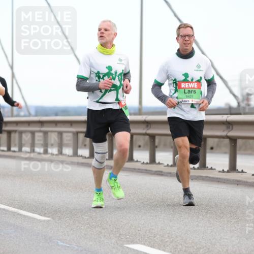 03.10.2025 - Köhlbrandbrückenlauf Lena Gebhardt http://msf.ph/oto/9195982 03.10.2025 15:24:20 Position 1 7599, 9421 meine-sportfotos.de
