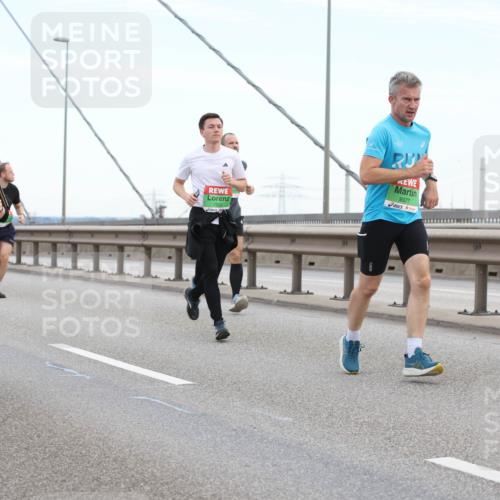 03.10.2025 - Köhlbrandbrückenlauf Lena Gebhardt http://msf.ph/oto/9196002 03.10.2025 15:24:27 Position 1 7207, 9377 meine-sportfotos.de
