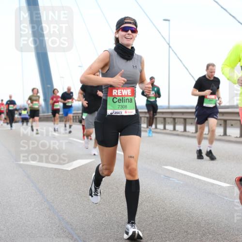 03.10.2025 - Köhlbrandbrückenlauf Lena Gebhardt http://msf.ph/oto/9196010 03.10.2025 15:24:29 Position 1 7231, 7308, 1964 meine-sportfotos.de