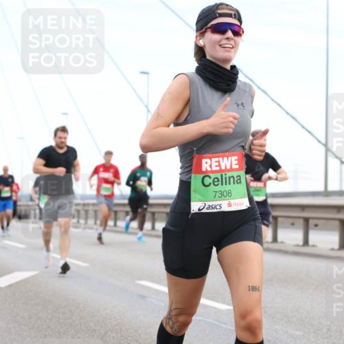 03.10.2025 - Köhlbrandbrückenlauf Lena Gebhardt http://msf.ph/oto/9196011 03.10.2025 15:24:30 Position 1 7308, 1964 meine-sportfotos.de