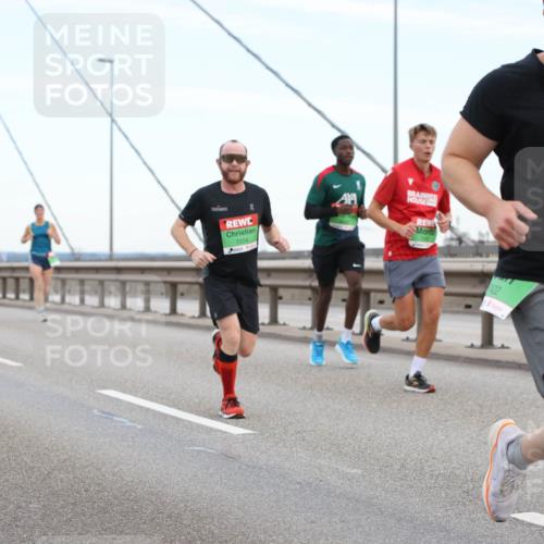 03.10.2025 - Köhlbrandbrückenlauf Lena Gebhardt http://msf.ph/oto/9196022 03.10.2025 15:24:33 Position 1 7259, 247, 1122 meine-sportfotos.de