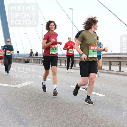 03.10.2025 - Köhlbrandbrückenlauf Lena Gebhardt http://msf.ph/oto/9196032 03.10.2025 15:24:35 Position 1 7151, 7213 meine-sportfotos.de