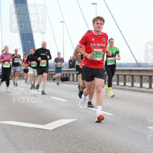 03.10.2025 - Köhlbrandbrückenlauf Lena Gebhardt http://msf.ph/oto/9196042 03.10.2025 15:24:41 Position 1 96, 9115 meine-sportfotos.de