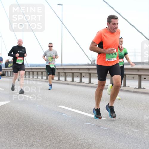 03.10.2025 - Köhlbrandbrückenlauf Lena Gebhardt http://msf.ph/oto/9196048 03.10.2025 15:24:43 Position 1 8886 meine-sportfotos.de