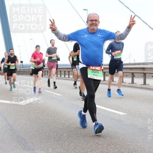 03.10.2025 - Köhlbrandbrückenlauf Lena Gebhardt http://msf.ph/oto/9196064 03.10.2025 15:24:50 Position 1 9592 meine-sportfotos.de