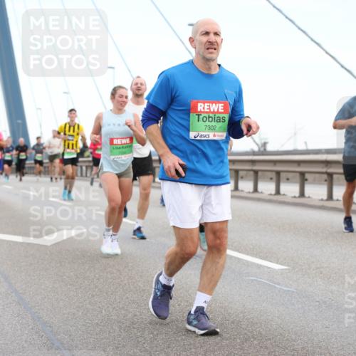 03.10.2025 - Köhlbrandbrückenlauf Lena Gebhardt http://msf.ph/oto/9196085 03.10.2025 15:24:57 Position 1 7302 meine-sportfotos.de
