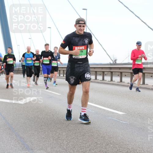 03.10.2025 - Köhlbrandbrückenlauf Lena Gebhardt http://msf.ph/oto/9196106 03.10.2025 15:25:03 Position 1 12 meine-sportfotos.de